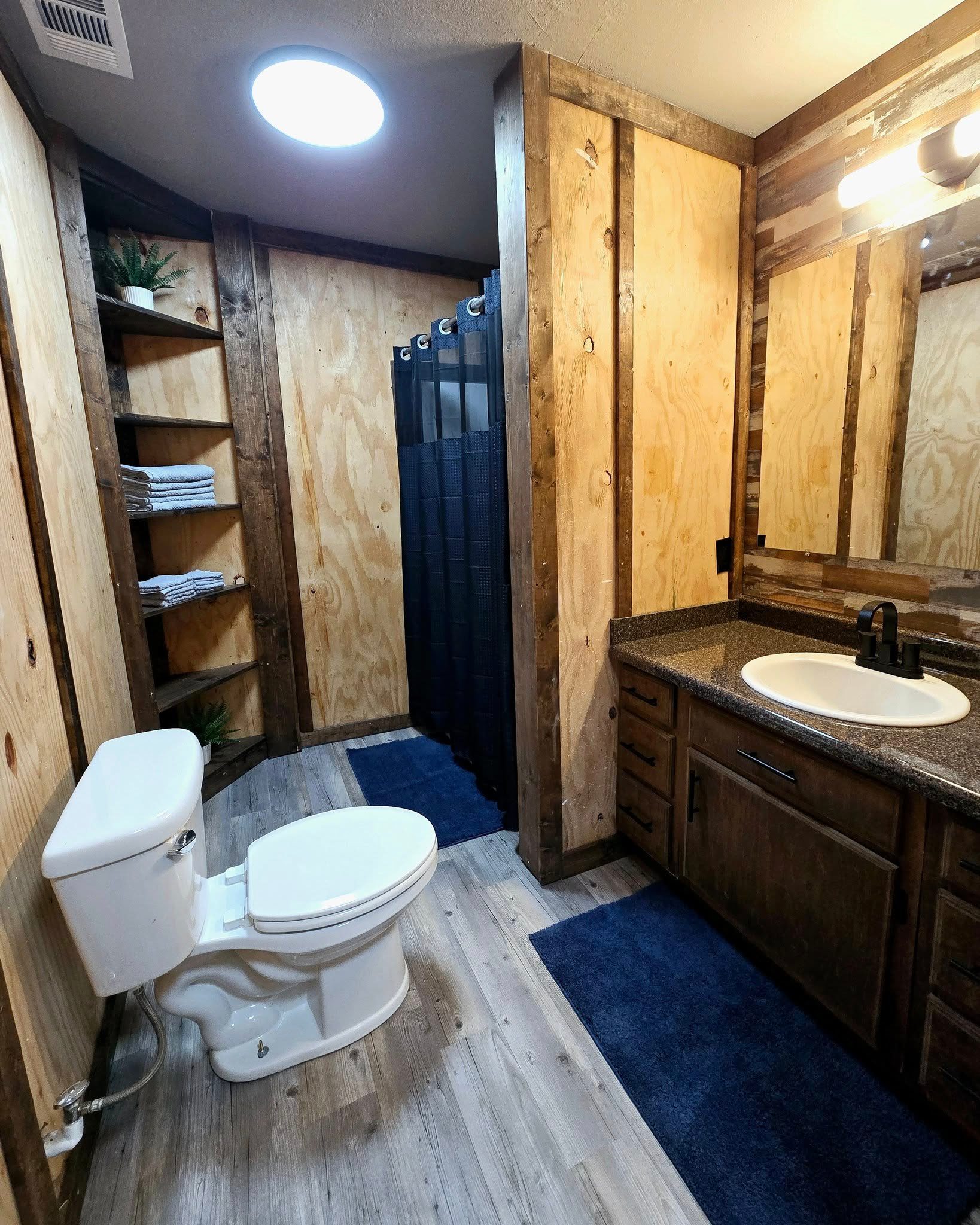 Hook Cabins on Lake Fork