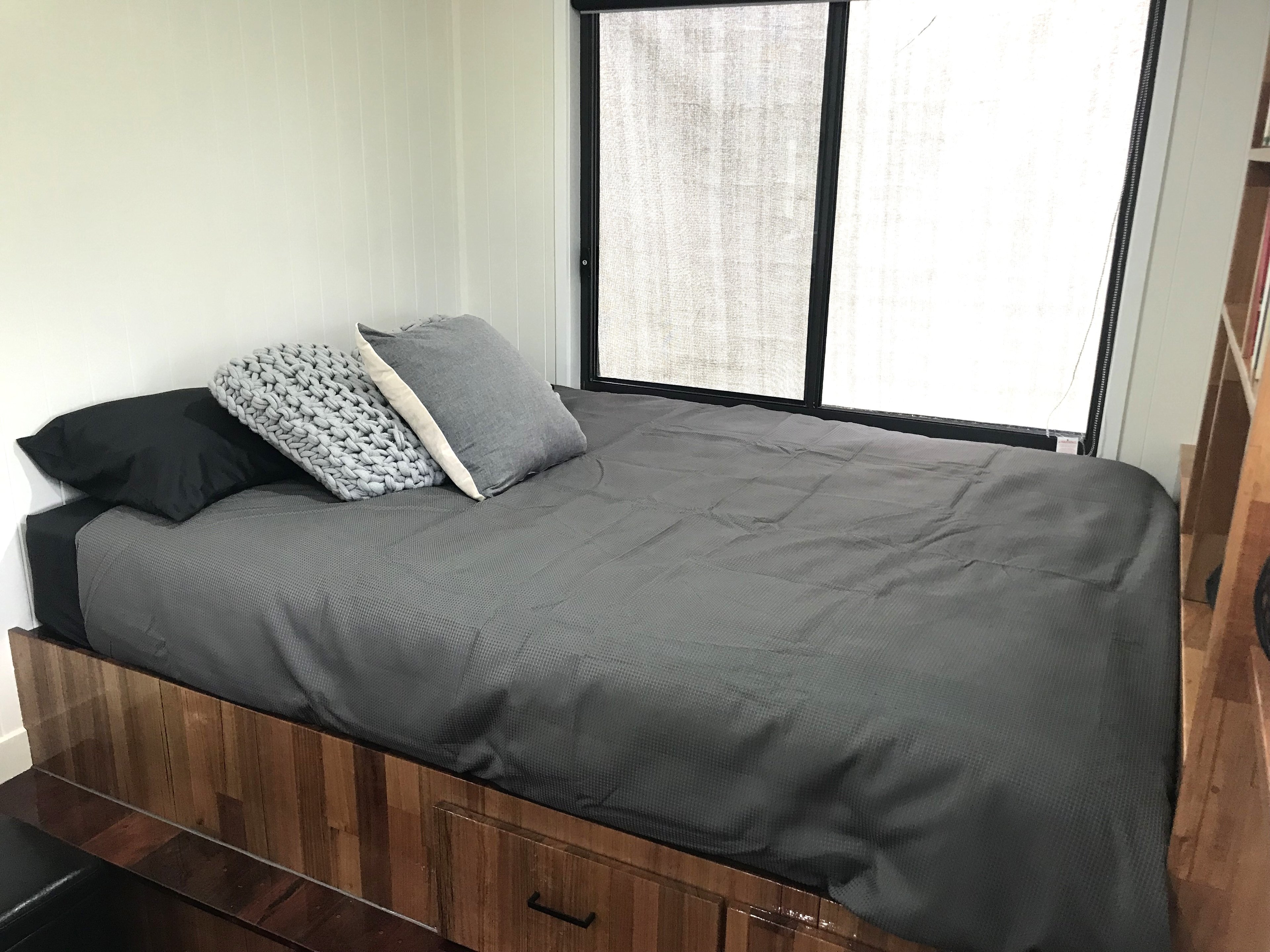 Bee Farm Off-Grid Tiny Home Stay