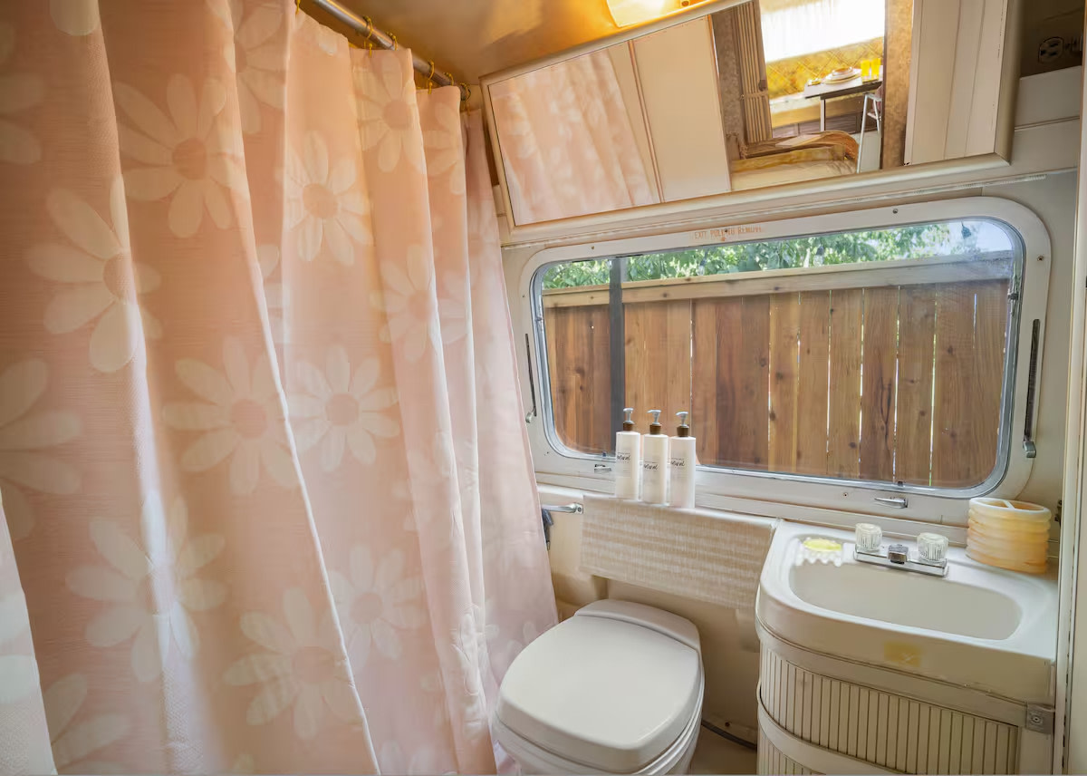 Camp Daisy - Sequim's Airstream