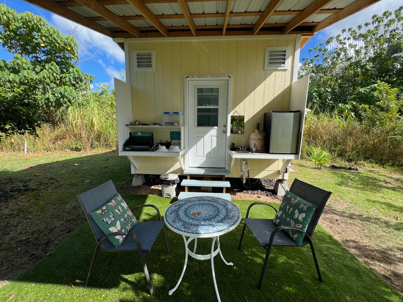 Pulelehua Gardens Off-Grid Cabin
