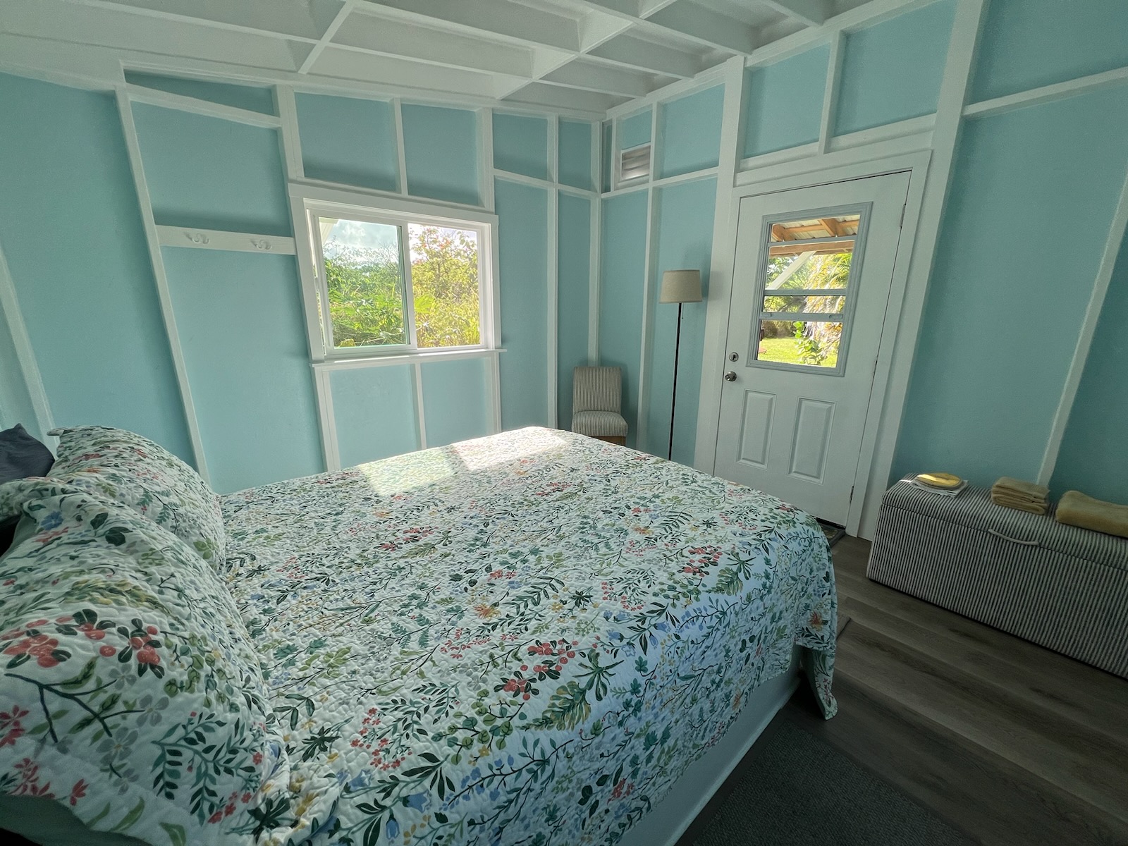 Pulelehua Gardens Off-Grid Cabin