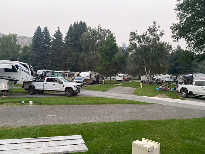 Lakeshore RV Park & Marina