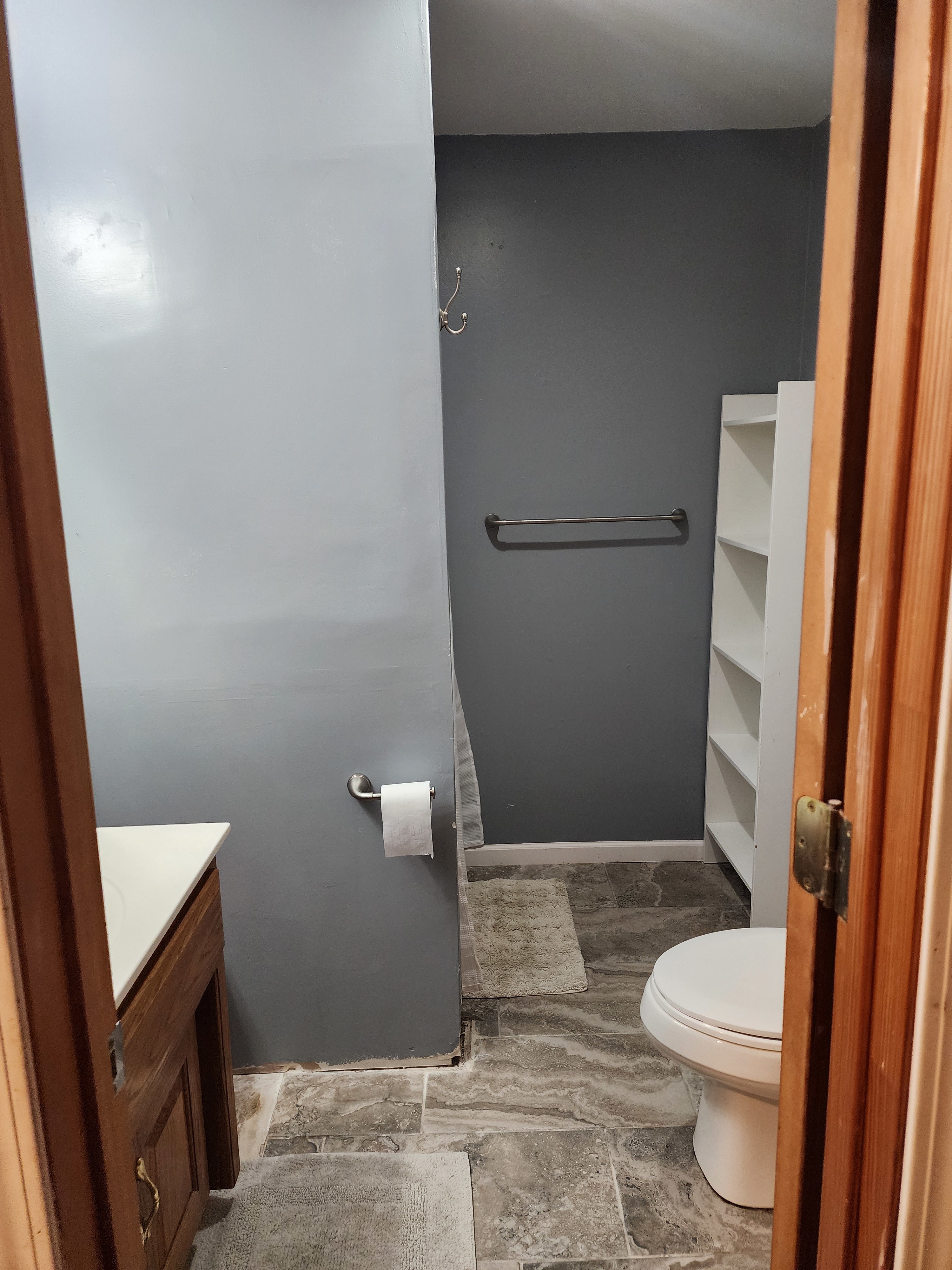 Guest house Restroom/shower.
 24 hr access