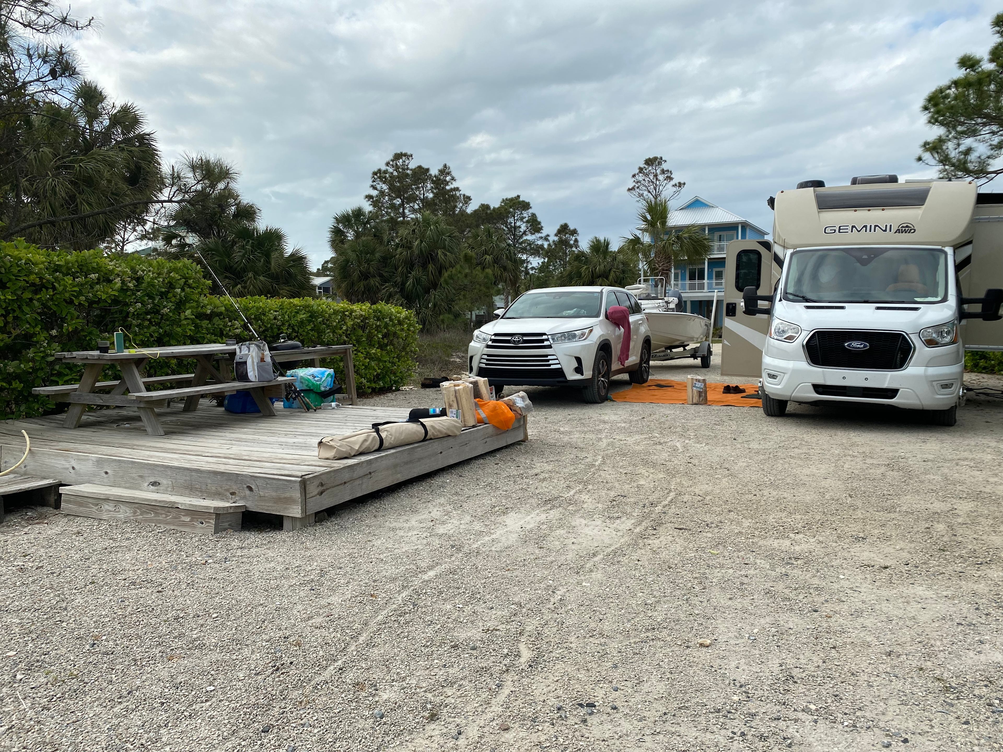 Incommunicado Gulf Front