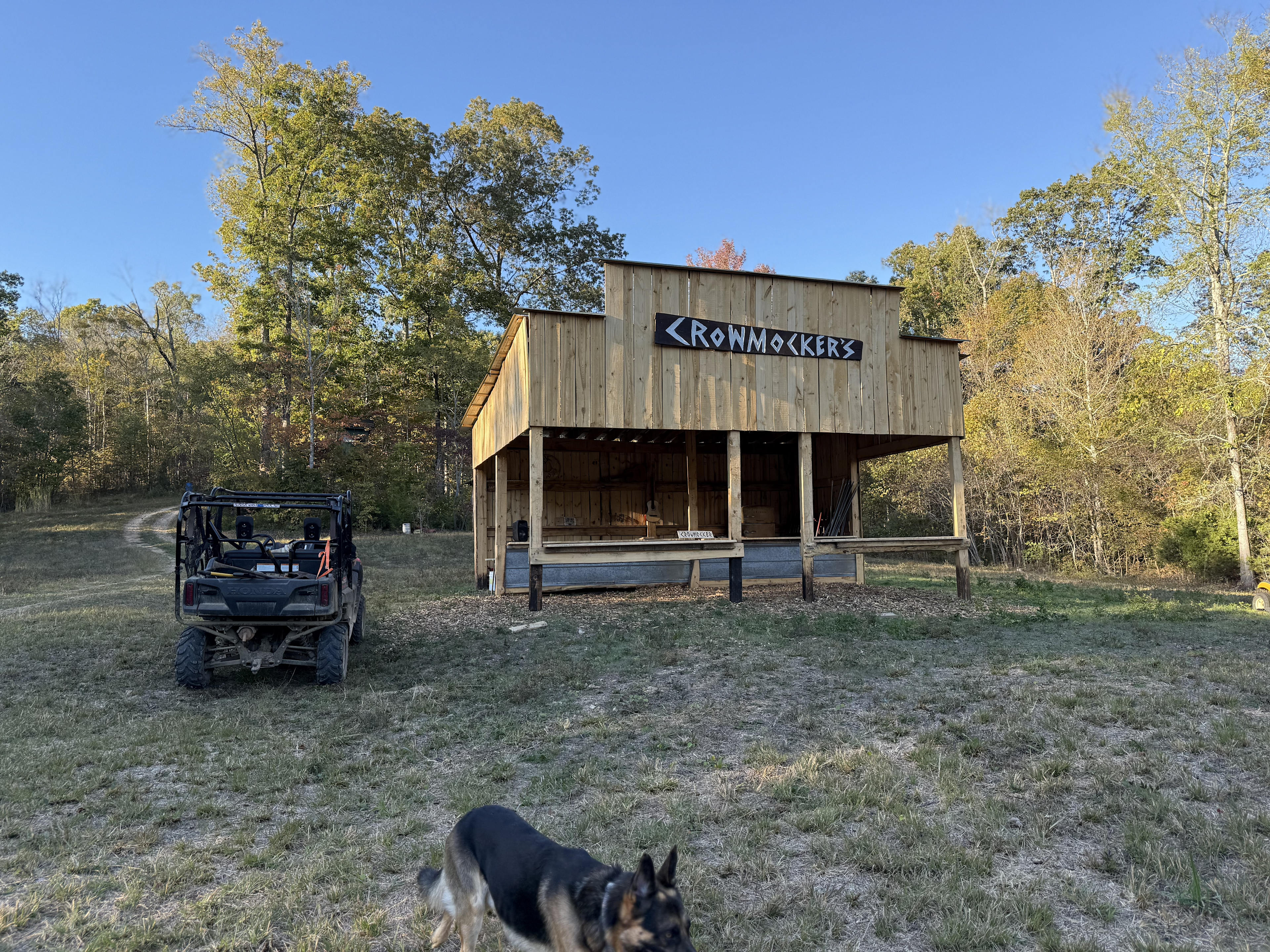 CrowMocker Cabins And Camping