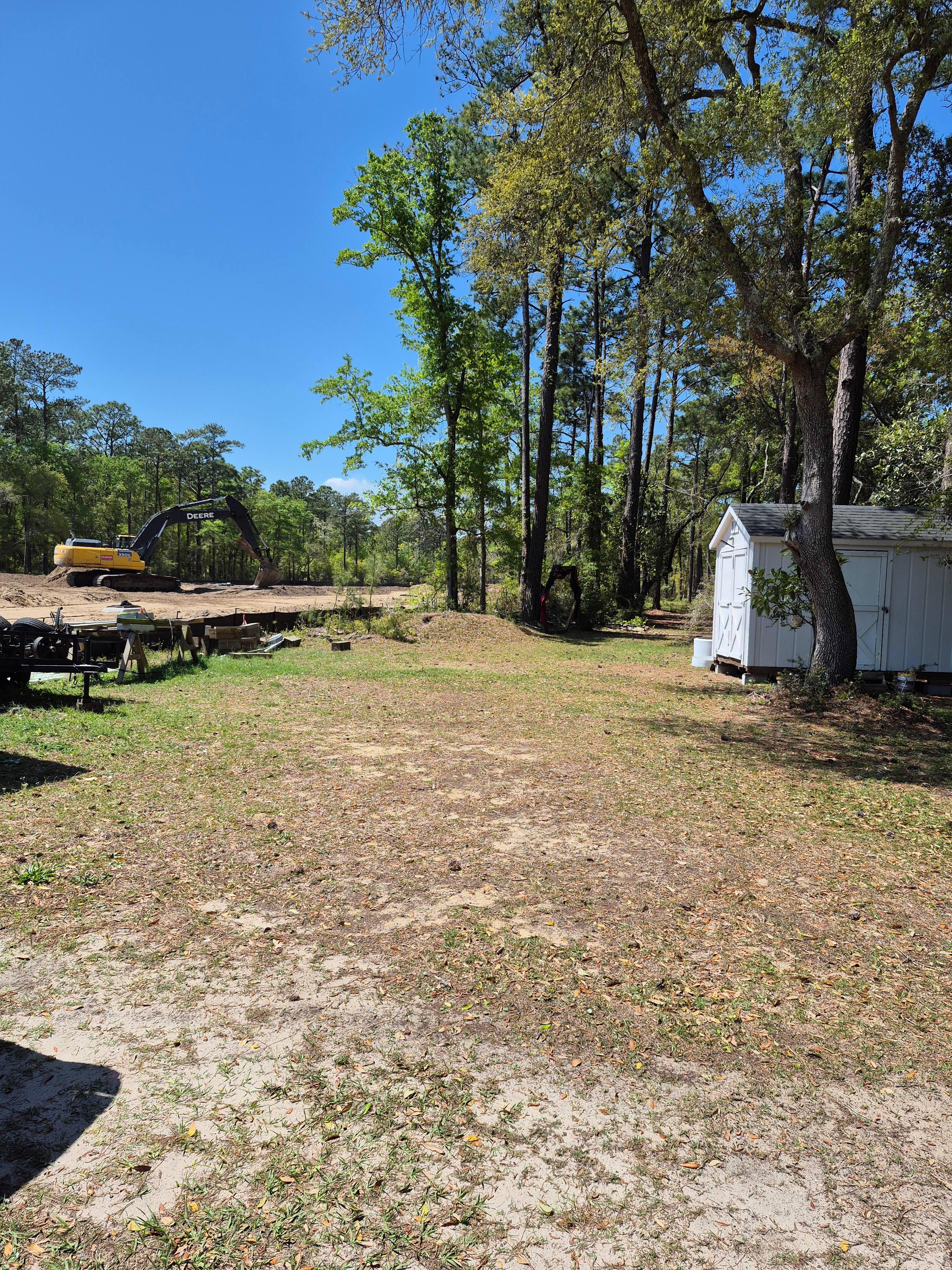Pine forest, 5 minutes to the beach