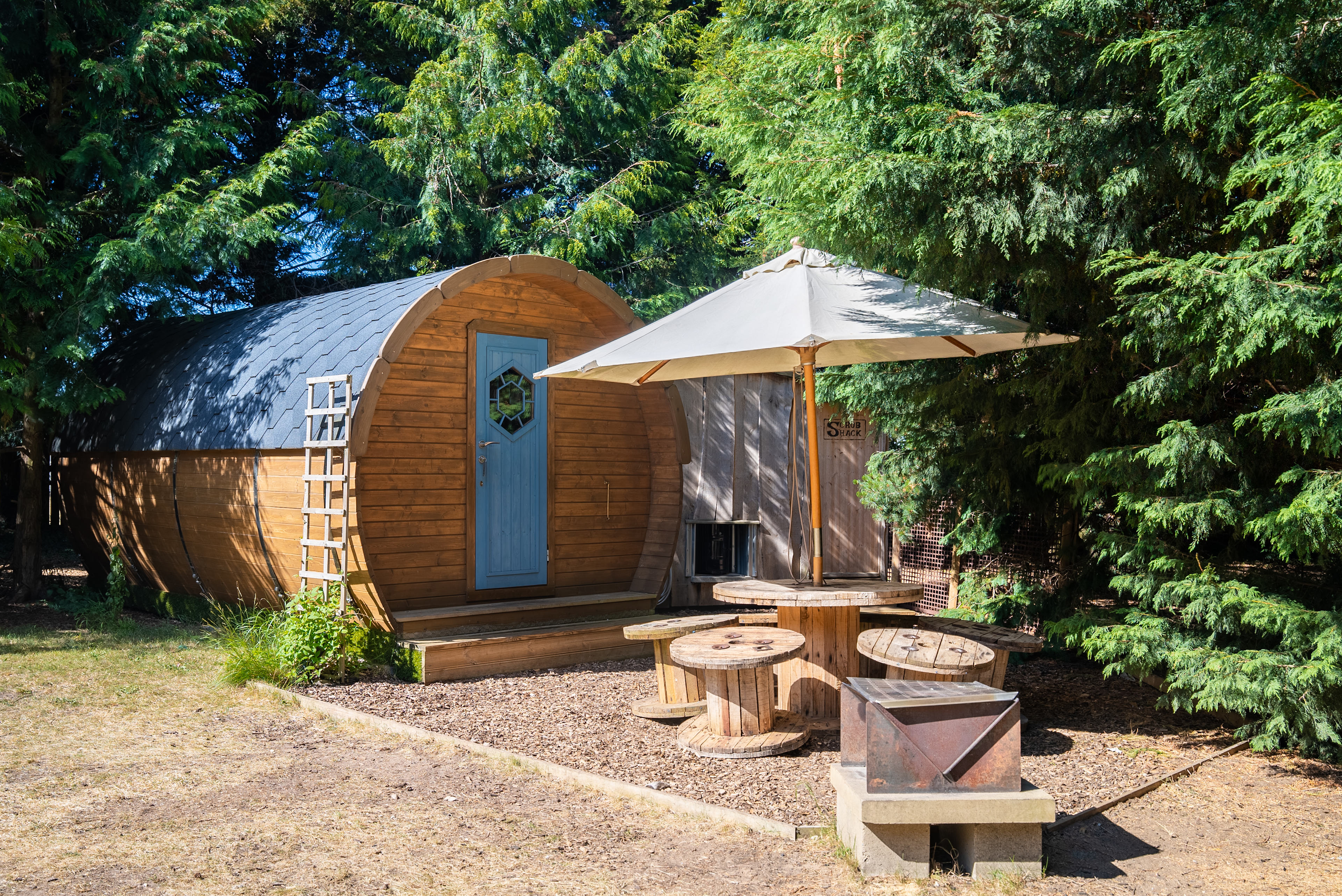 Off-Grid Glamping at Lahtle Wood