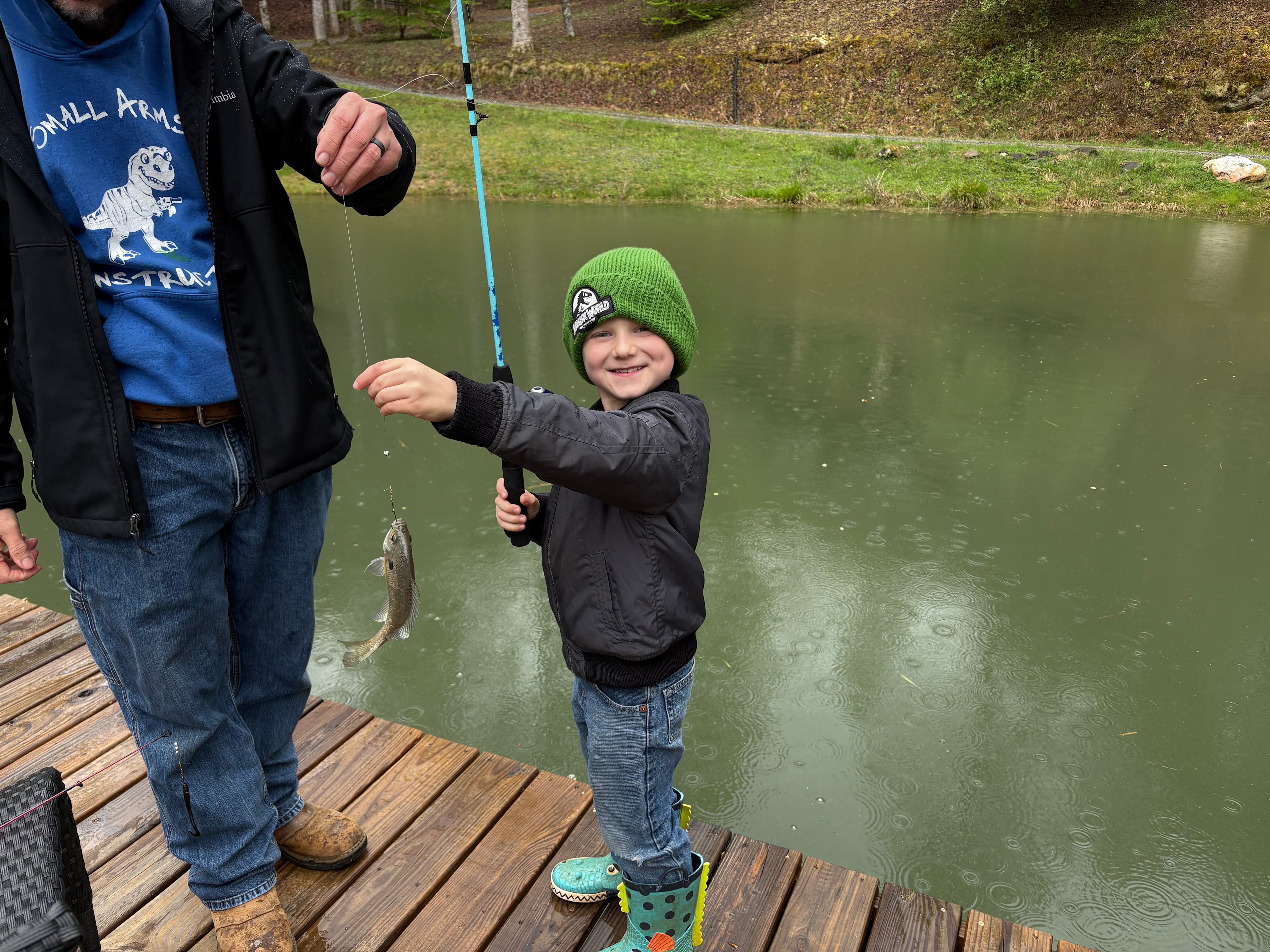 RV w hookups 35 acres hike & fish