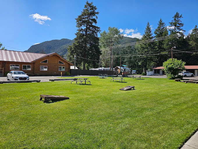 Beargrass Lodging and RV Resort