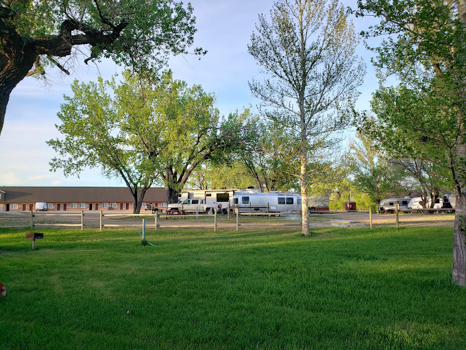 Edgewater Inn And RV Park