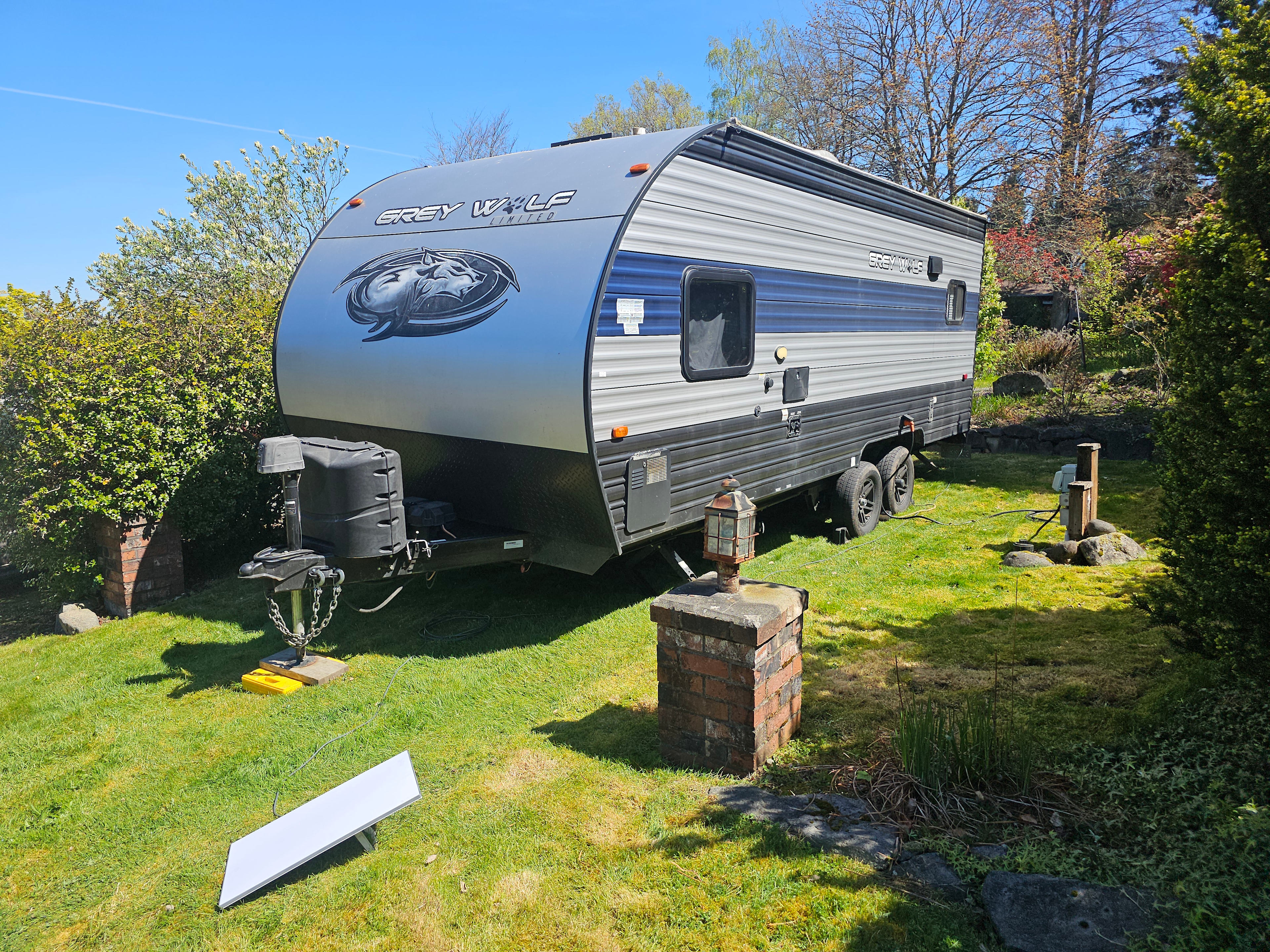 Marine View Drive In-City Oasis