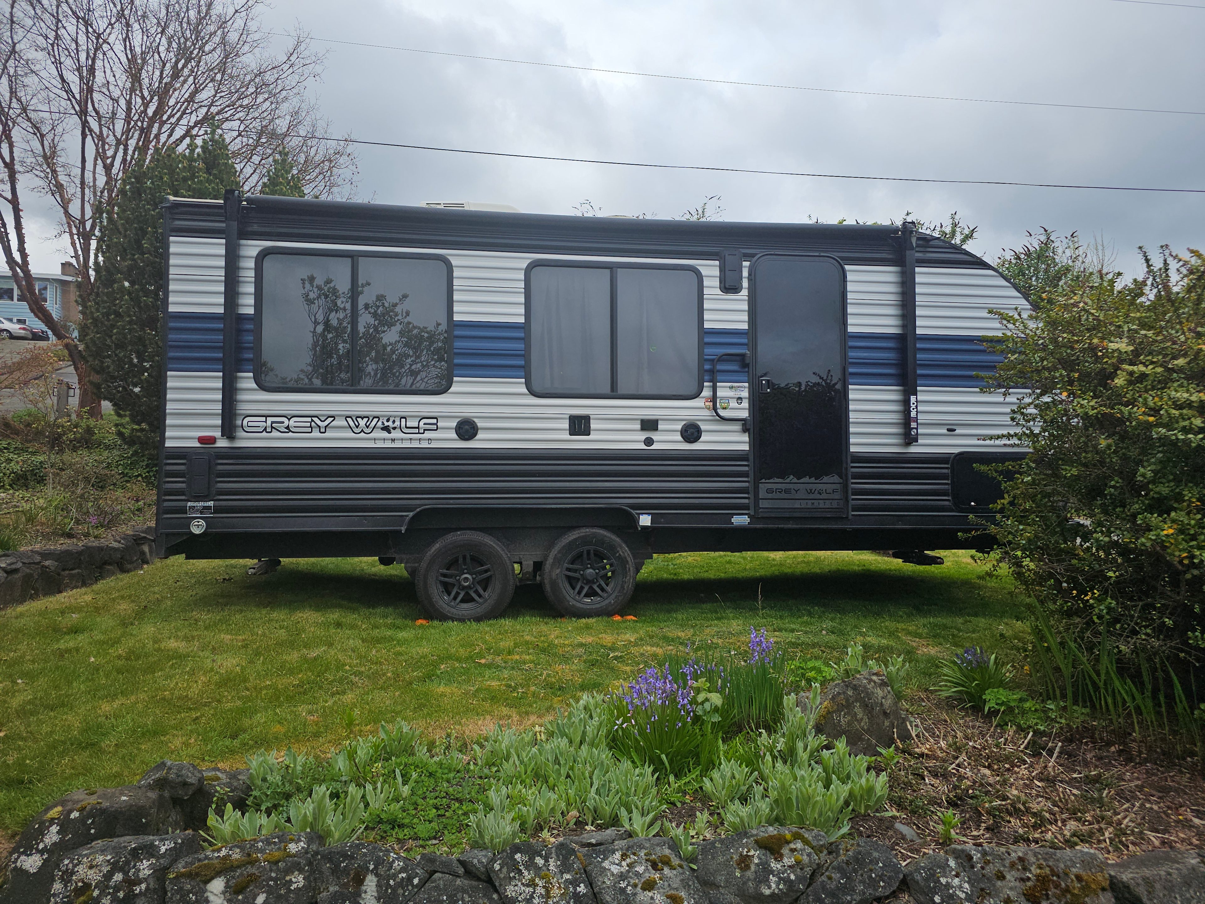 Marine View Drive In-City Oasis