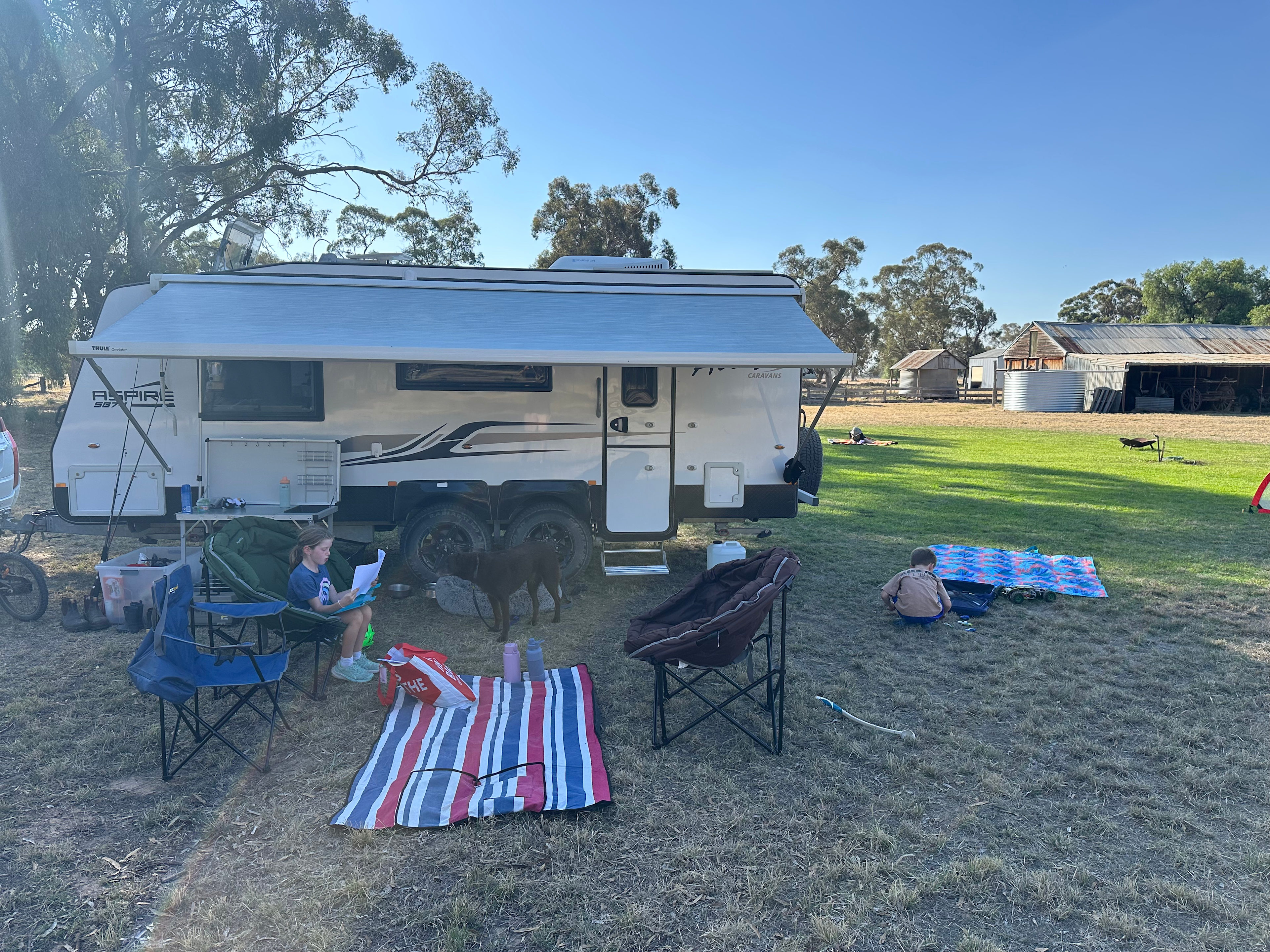 Brooklyn ( Parking & Hill House)