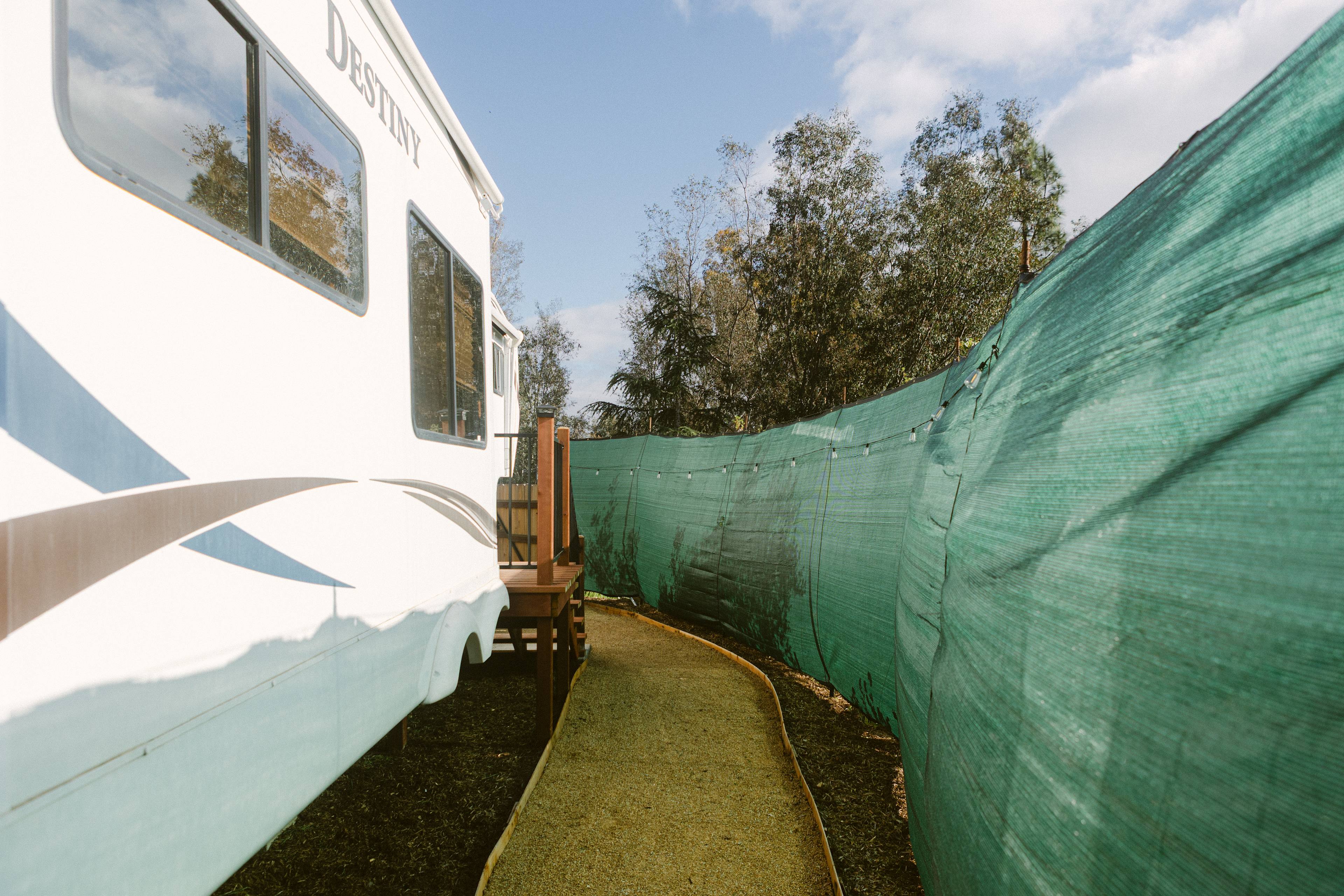 Cozy 5th Wheel W/ Hot Tub