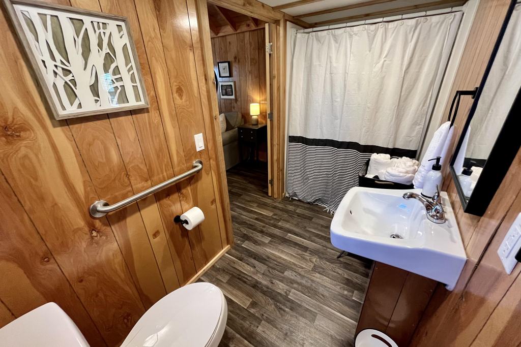In the Pines RV and Cabin Village