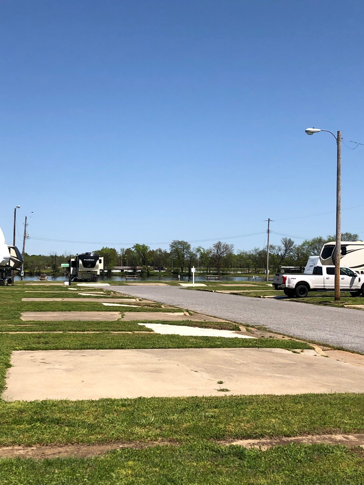 Cook’s Lake RV Parking