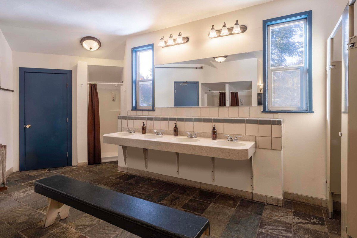 Clair Tappaan Lodge - Hutchinson Lodge