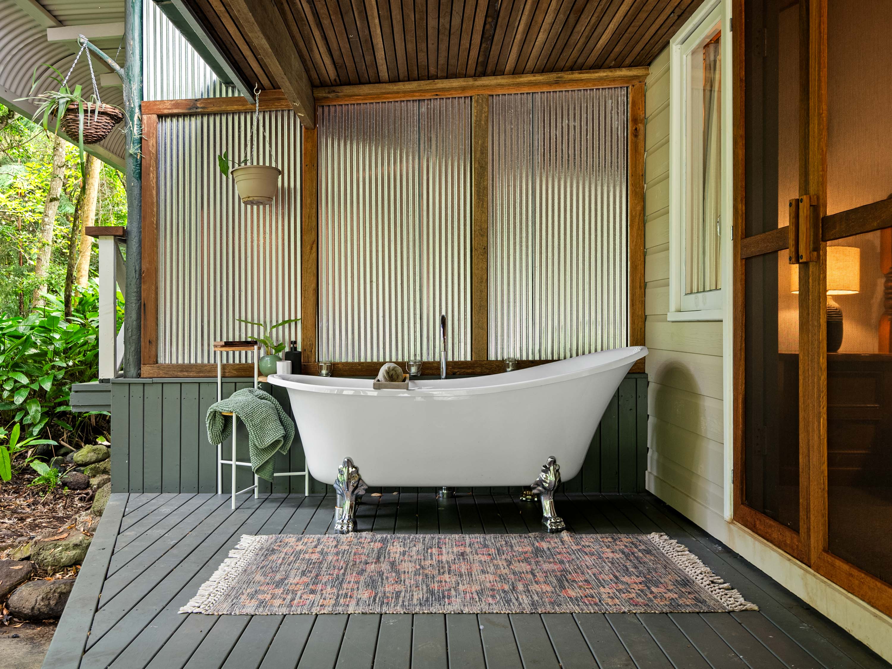 Creekside Rainforest Retreat