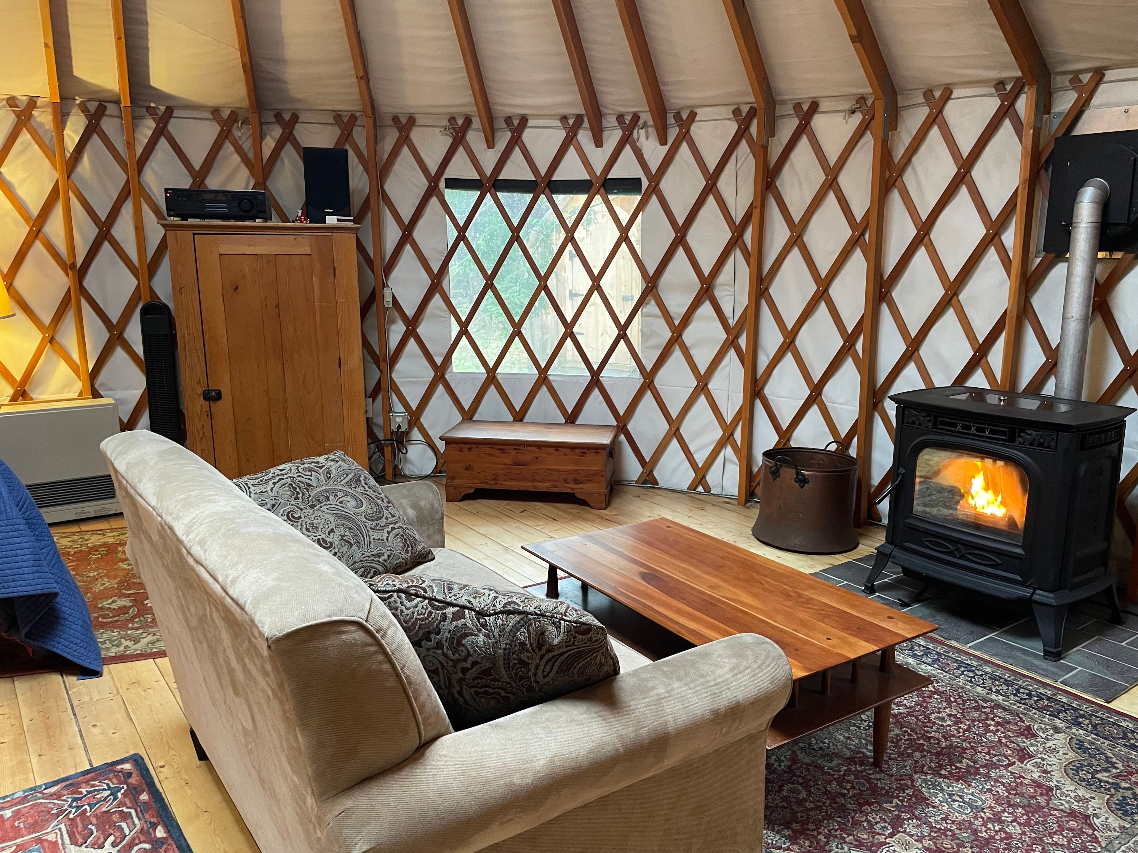 Private 4 Season Yurt Close to Town