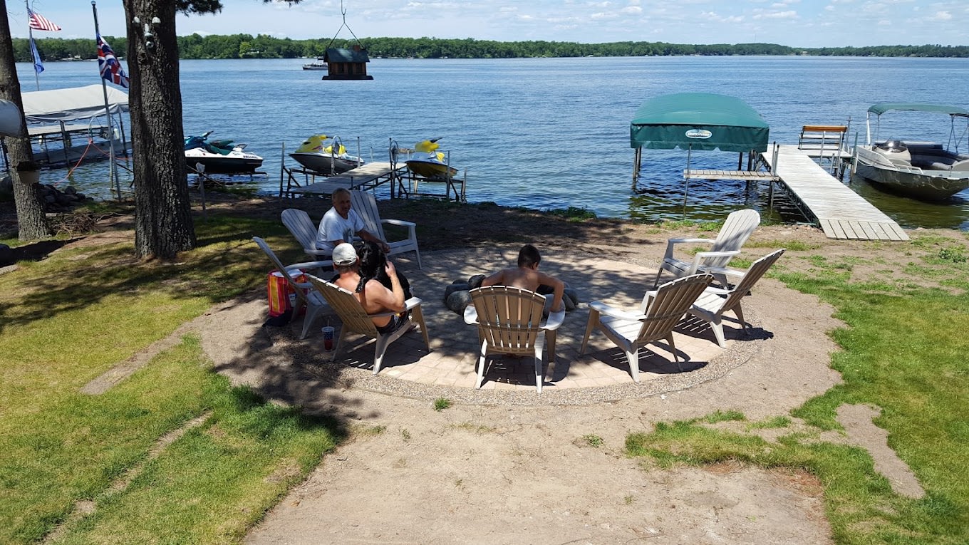 Captain Dans Crows Nest Resort