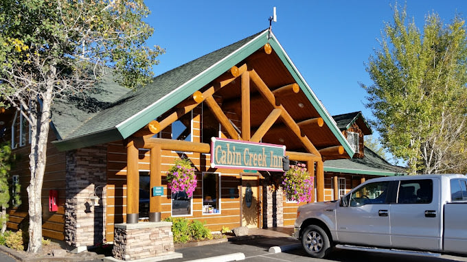 Cabin Creek Inn - Fireplace Jacuzzi Suites