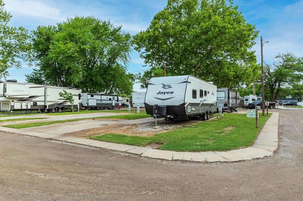 K and R RV Park
