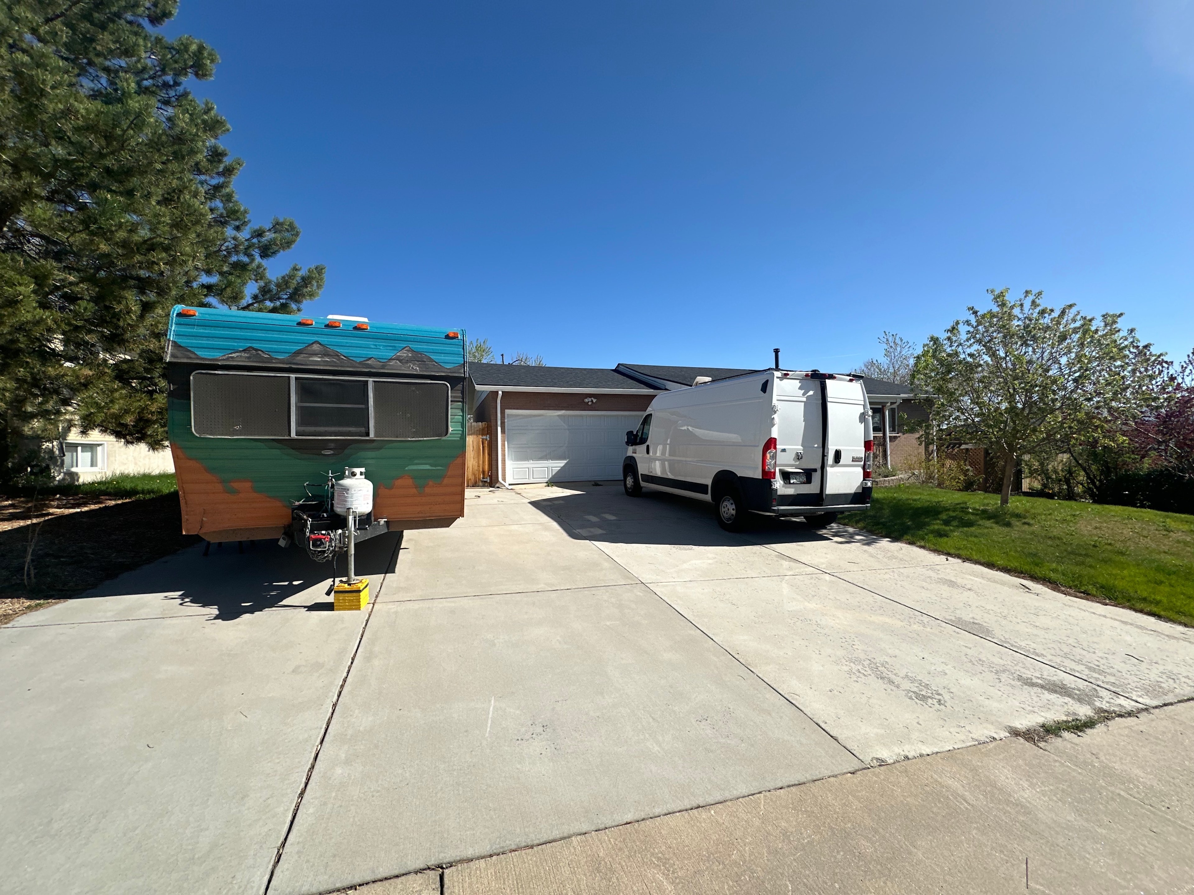 De hitched on the left! 