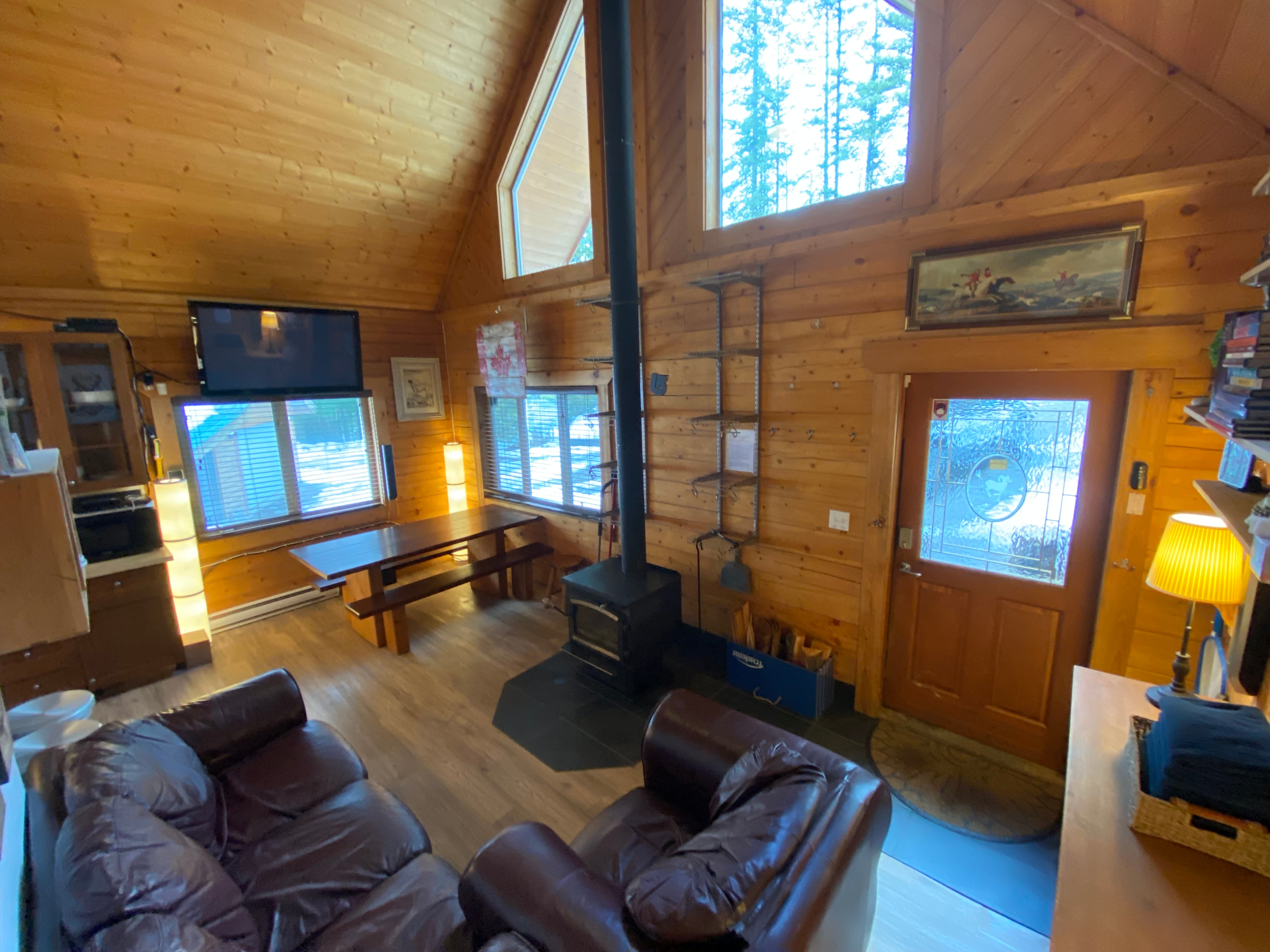 Eagle Pass / Perry River Log Cabin