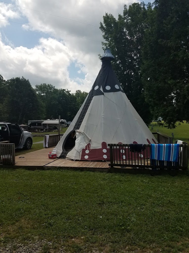 Crazy Acres Campground at Beaver Spring Lake