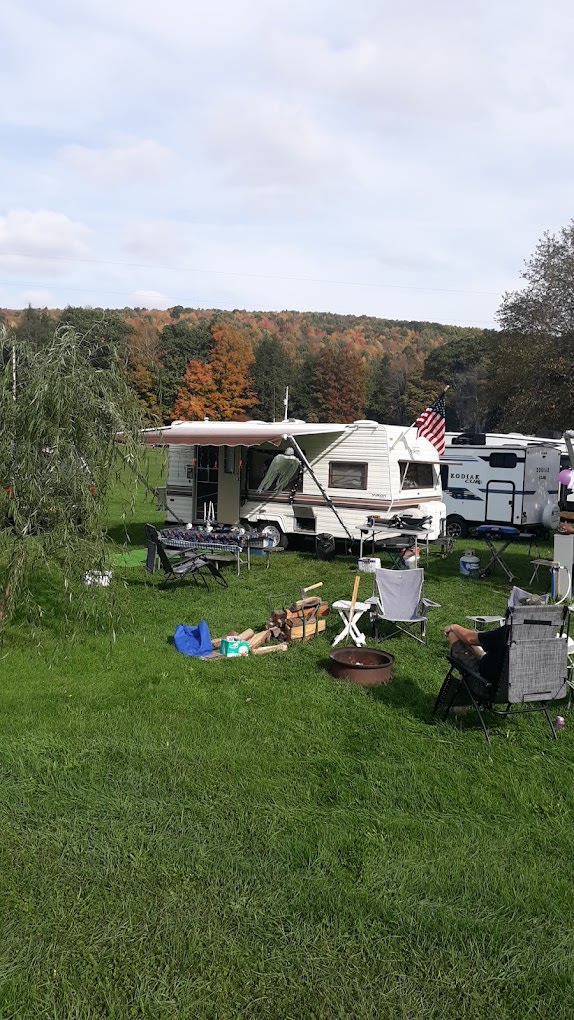 Crazy Acres Campground at Beaver Spring Lake