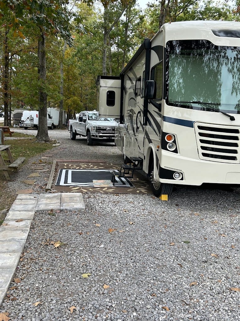 Whispering Oaks Campground