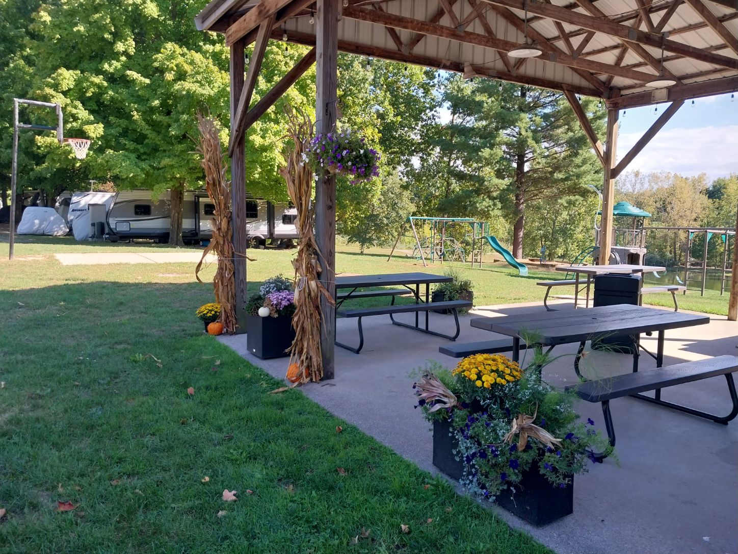 DUMONT LAKE FAMILY CAMPGROUND