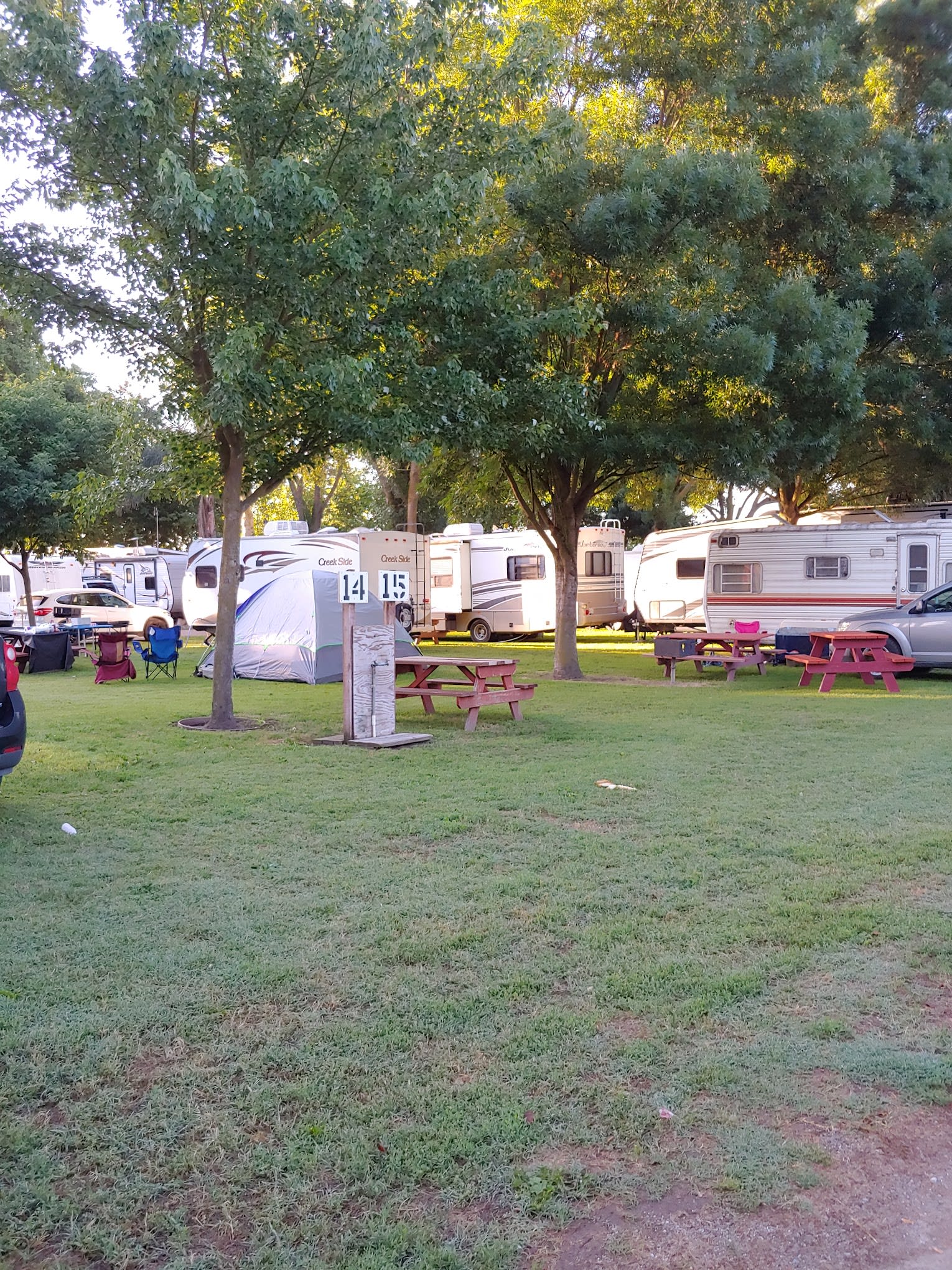 Rv Full Electric And Water Hookup