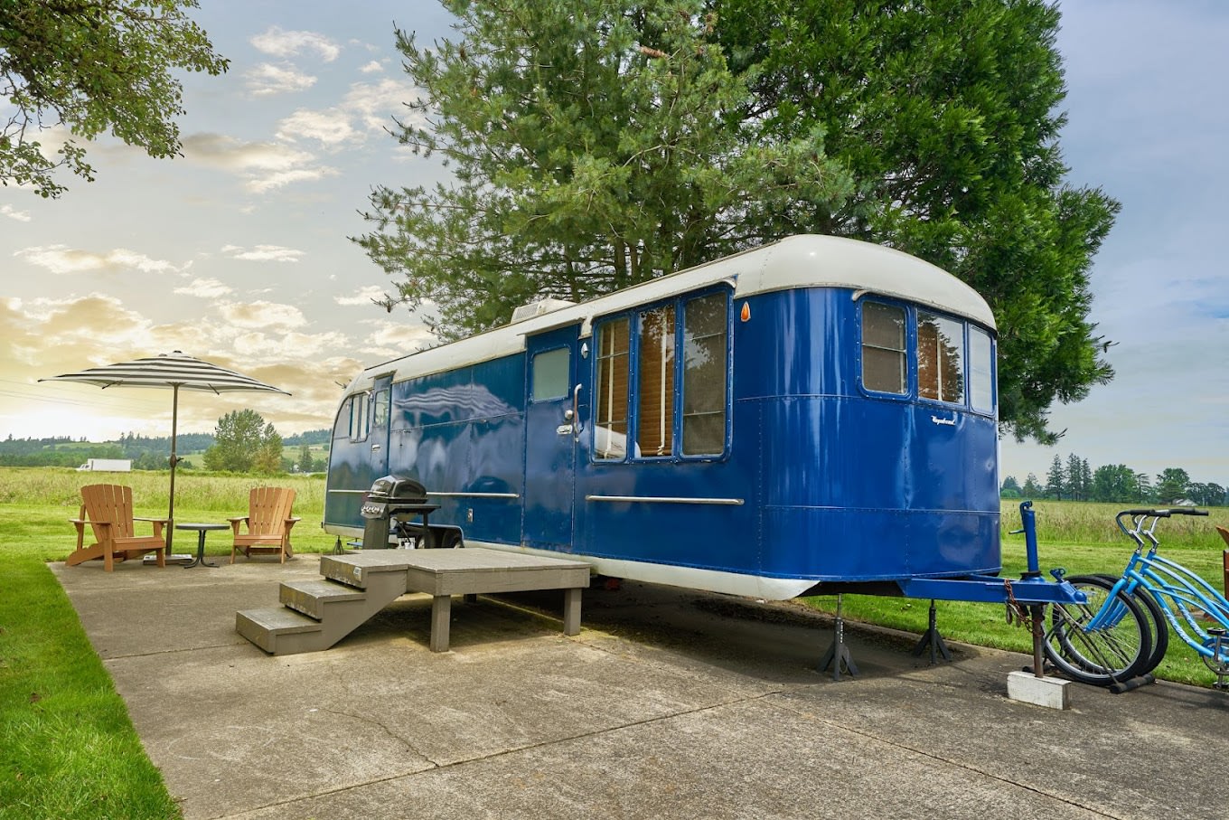 Vintage Caravan for Luxury Camping in Dayton, Oregon