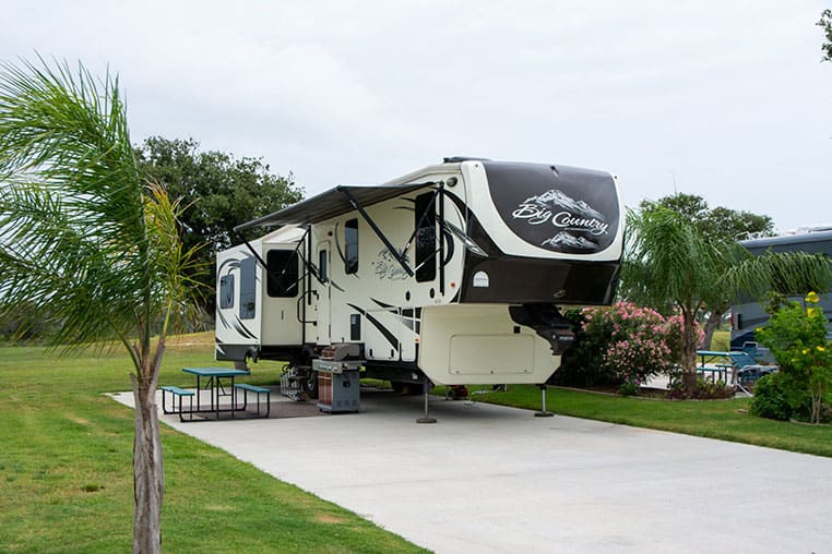 Southern Oaks RV Resort - RV Park and Campground