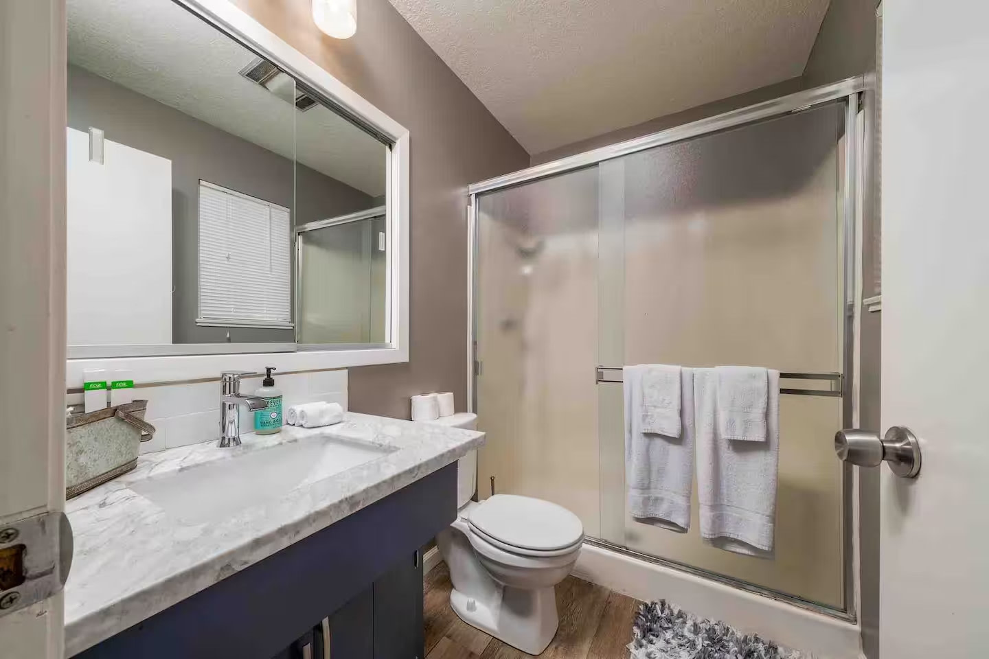 Squirrels Leap Lodge Near Yosemite