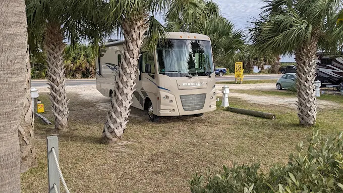 Low Key Hideaway Motel and RV Resort (Adults only)