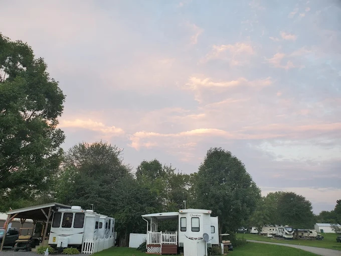 Shangri La By The Lake Campground
