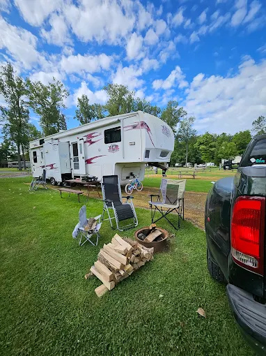 Niagara's Lazy Lakes Camping Resort