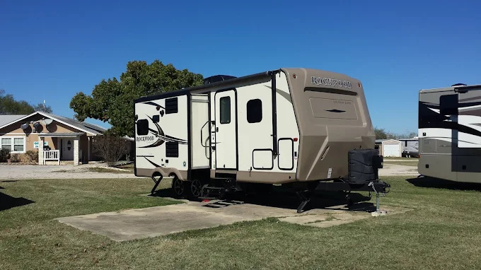 A Country Breeze RV Park