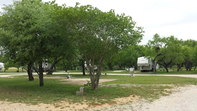 A Country Breeze RV Park