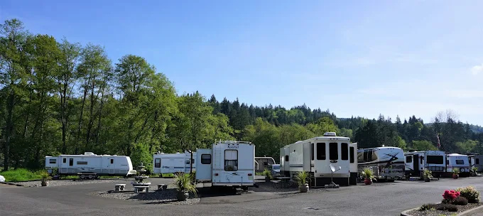 Clatskanie River Inn & RV Park