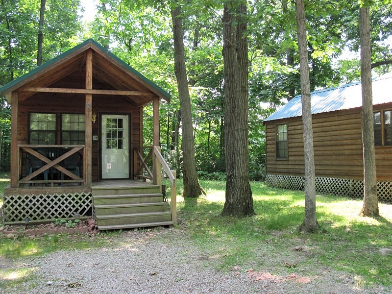 One And 1/2 Bedroom Waterfront Cedar Cabin (Sleeps Up To 6)