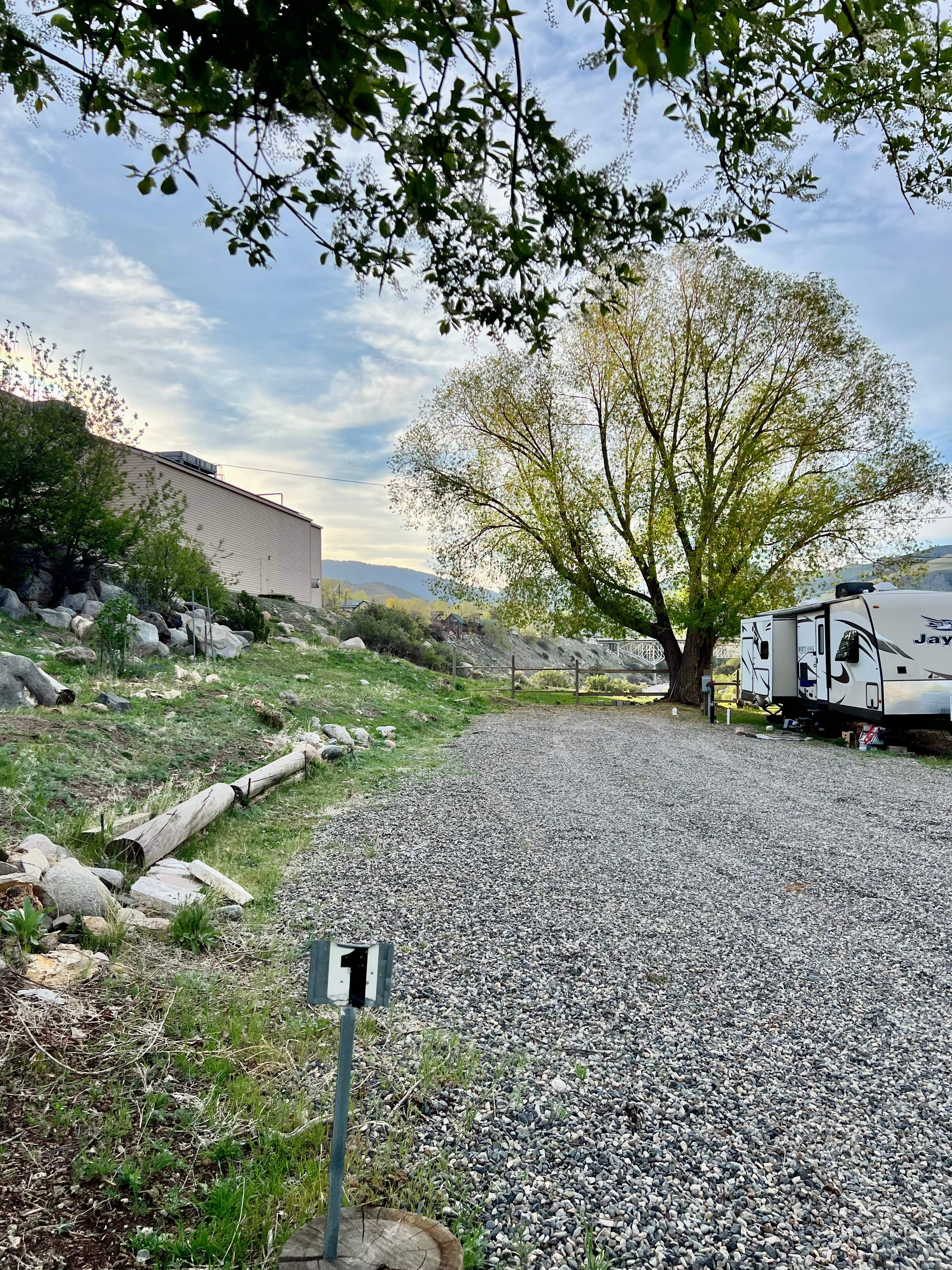 1 Minute from Yellowstone