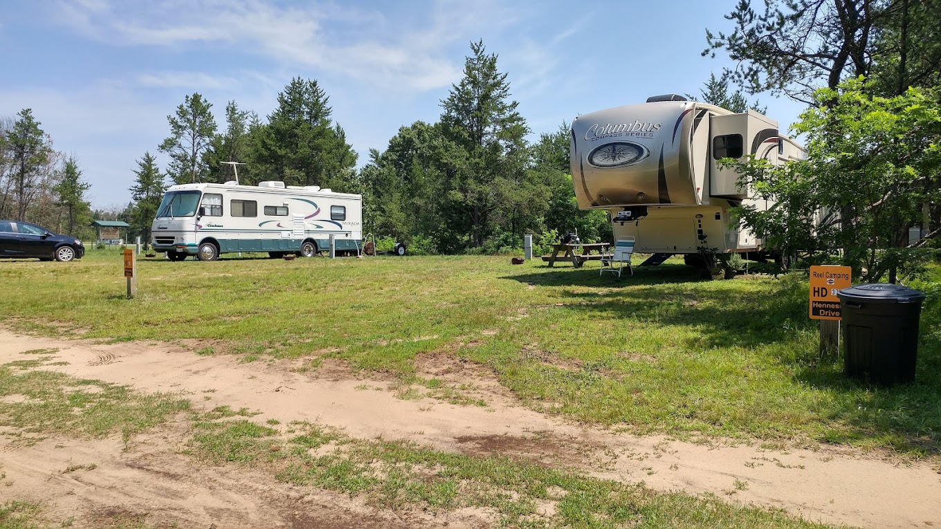 The Reel Inn RV Campground & Log Lodge Resort