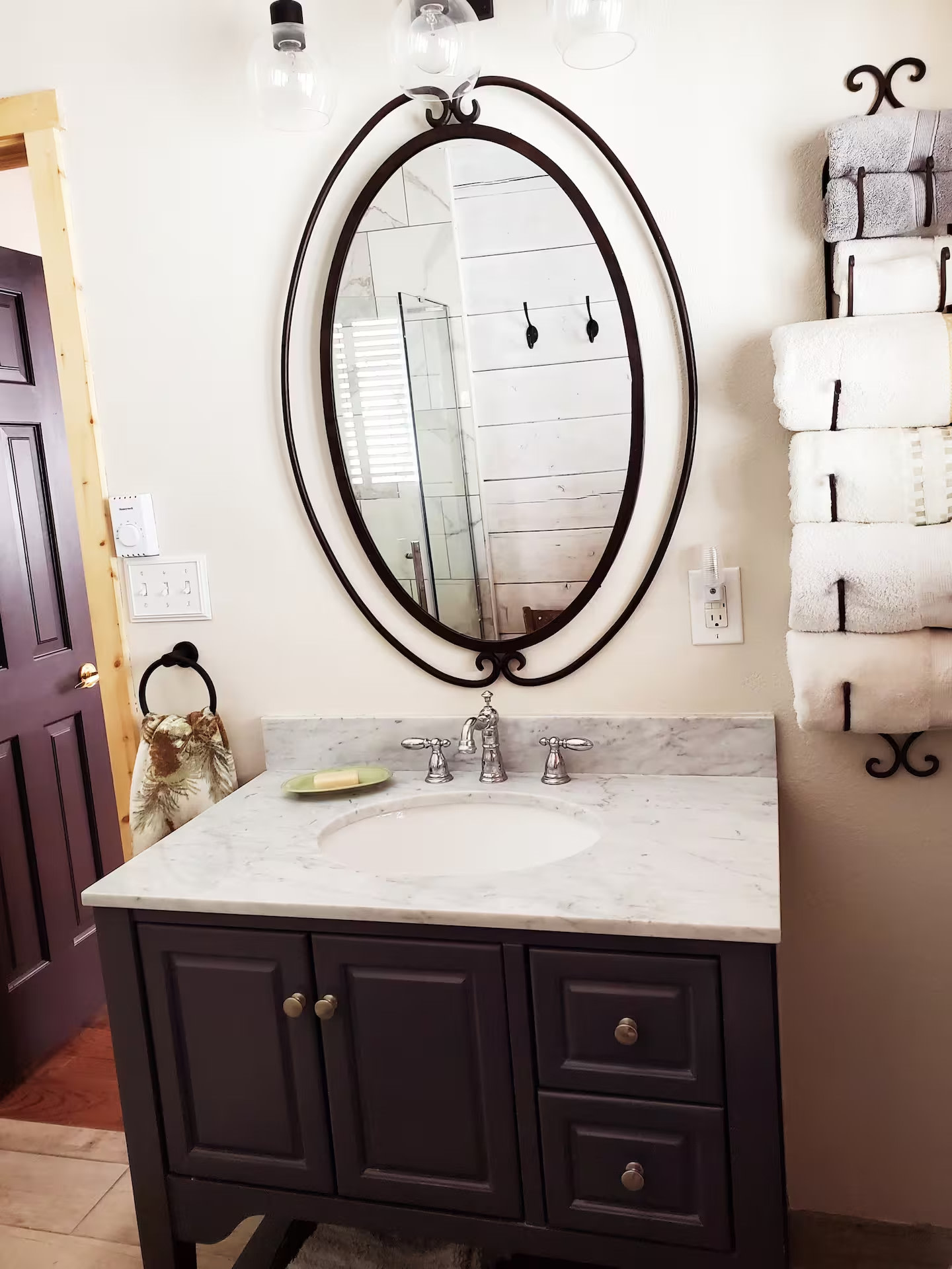 Cozy Cabin With Private Hot Tub