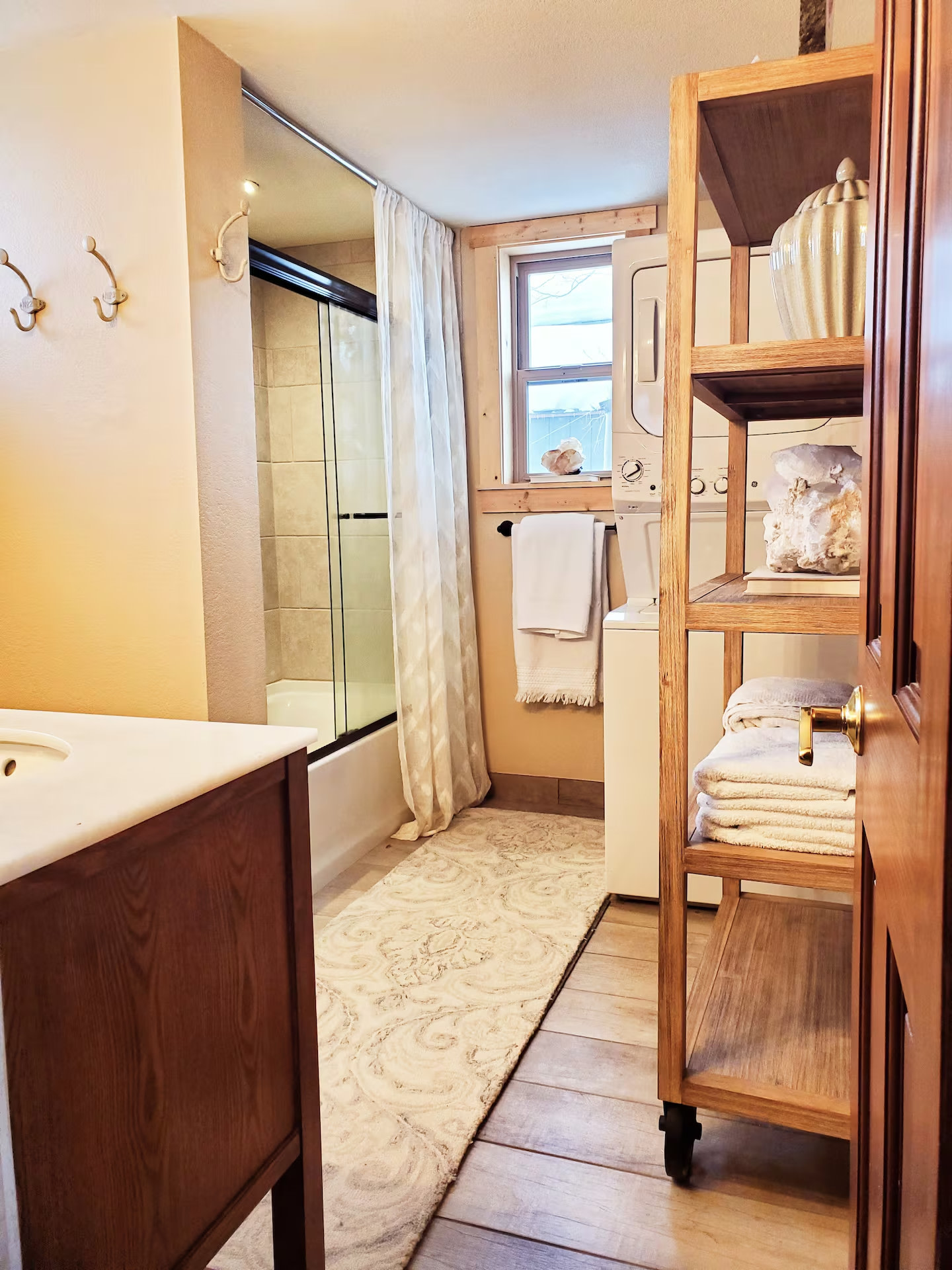 Cozy Cabin With Private Hot Tub