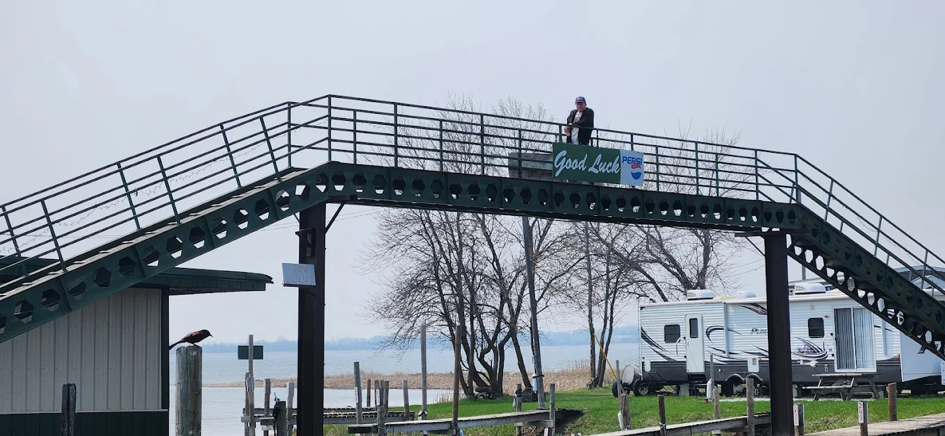 Springsteel Resort & Marina