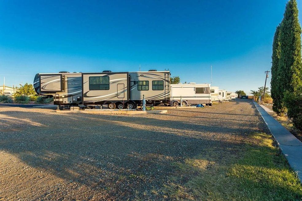 Cordes Junction RV Park and 50s Diner Backseat Bar