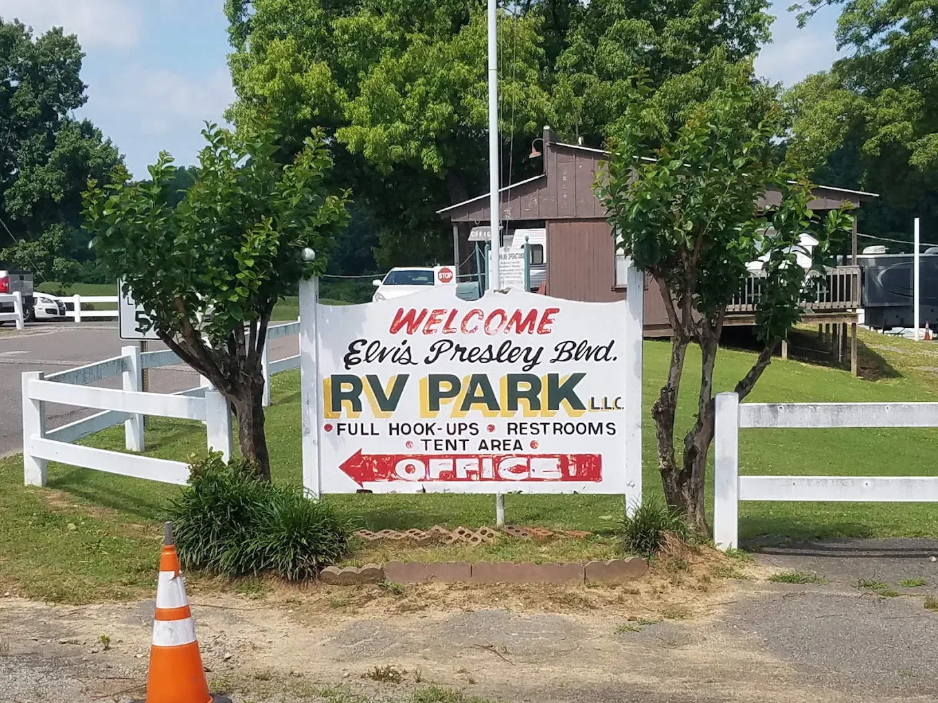 Elvis Presley Blvd RV Park